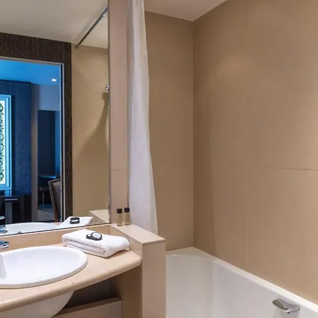 Central Hotel Paris 3*