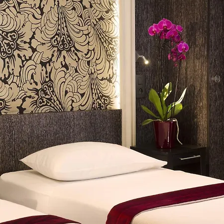 Central Hotel Paris 3*