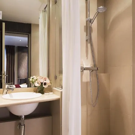 Central Hotel Paris Szálloda 3*