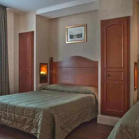 Central Hotel Paris Paryż