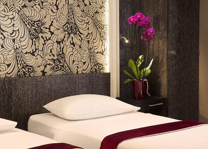 Central Hôtel Paris 3*