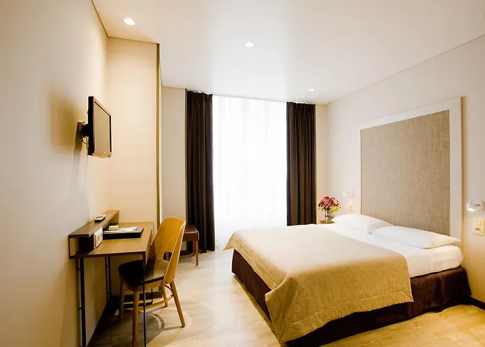 Central Hotel Paris Hotel 3*