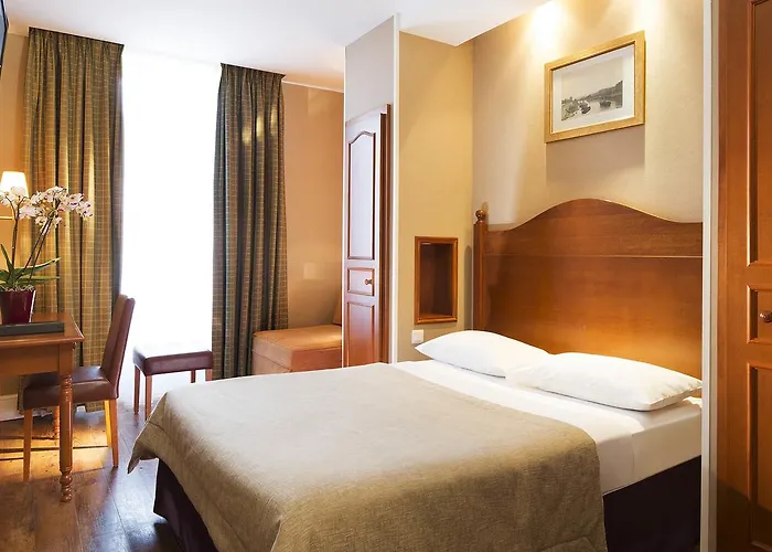 Central Hotel Paris Hotel 3*